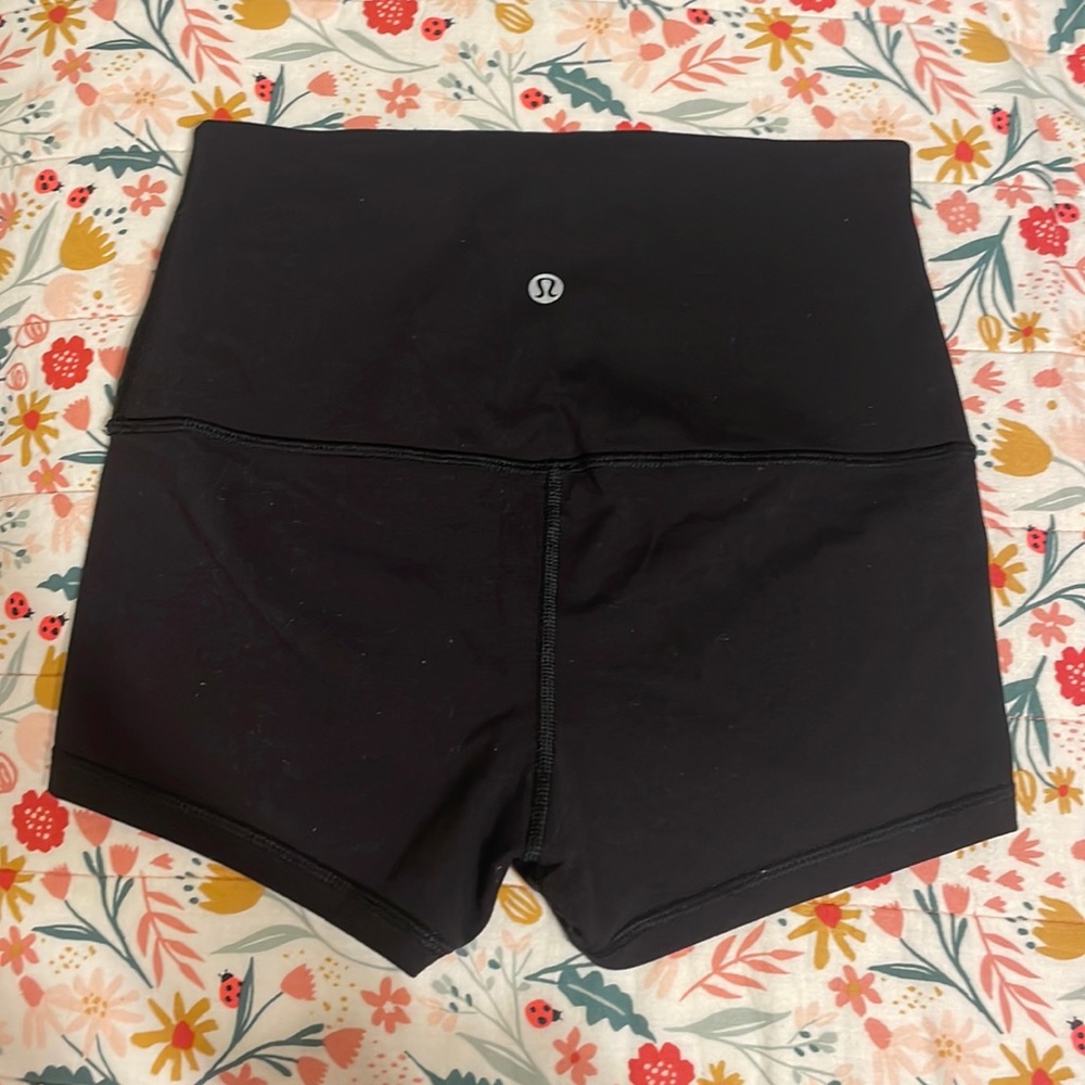 Lululemon booty shorts